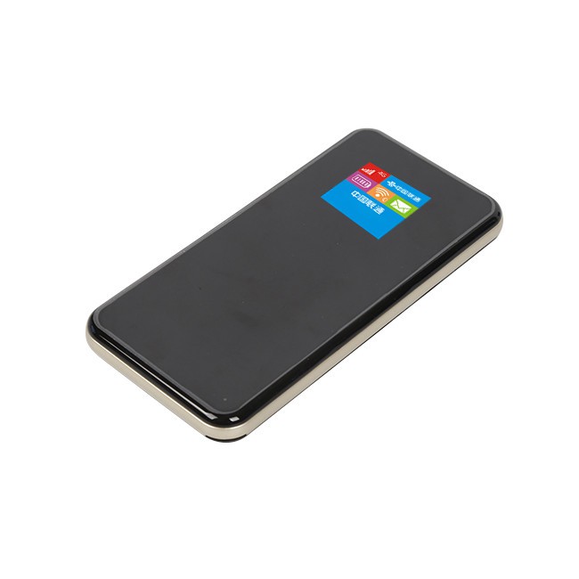 Pantalla LCD i enrutador del banc d'energia